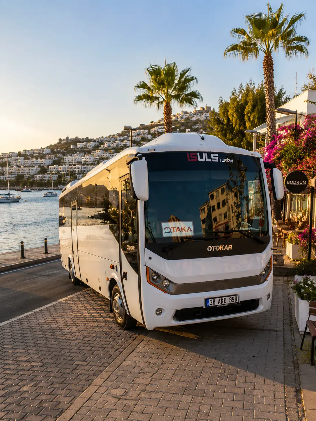 Kayseri'de düğün ve etkinlik taşımacılığı için hazırlanan ULS Turizm midibüsü