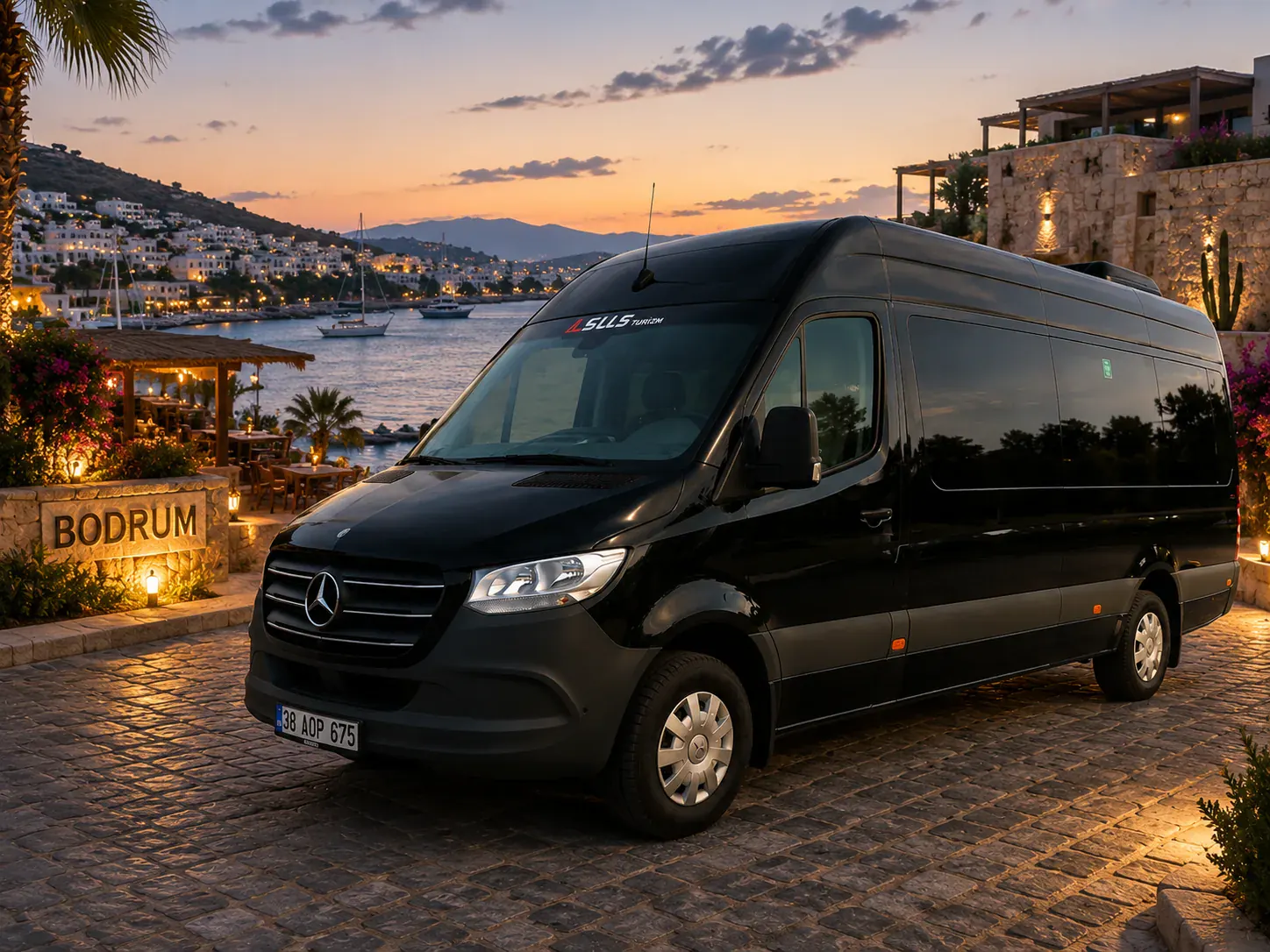 Milas-Bodrum Havalimanı ile yarımada otelleri arasında VIP transfer için hazırlanan ULS Turizm Sprinter aracı